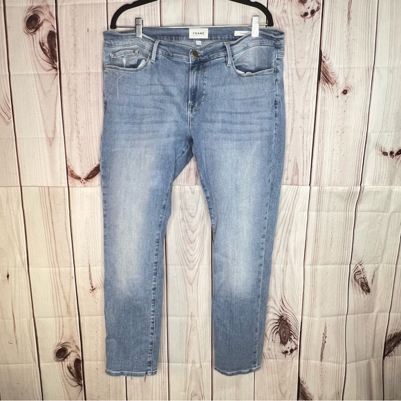 Frame - Le Garcon Mid-Rise Boyfriend Jean in Overturn - Picture 3 of 7